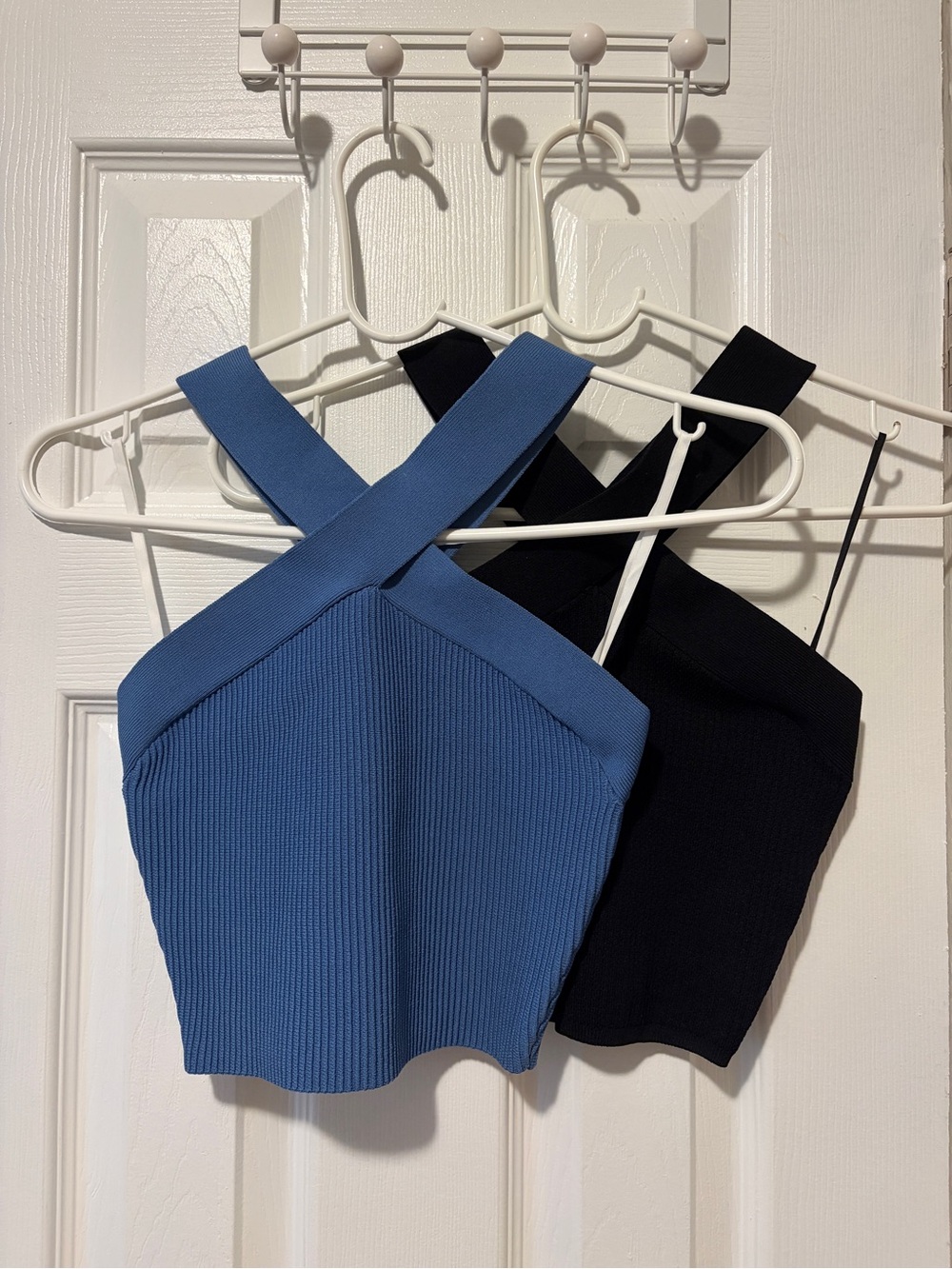 2 Babaton Sculpt Cross Tank